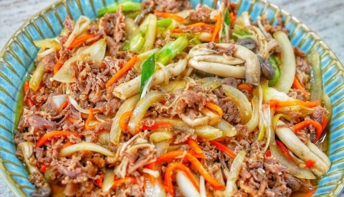 Le secret dingue du <strong>bulgogi de bœuf</strong> : tout le monde planque une canette de jus de poire dans sa <strong>recette de bulgogi</strong> ! 🍐🔥 – 3 versions comparées