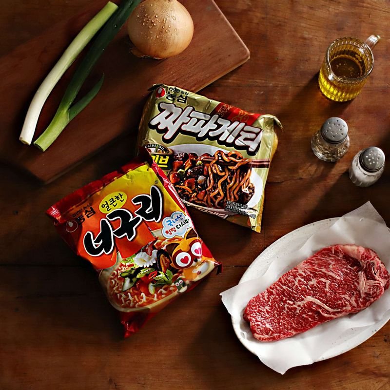 Pourquoi la Chapaguri reste l'icône ultime de la K-food : de simple nouille de dépannage au bœuf coréen de luxe ! 🍜🔥