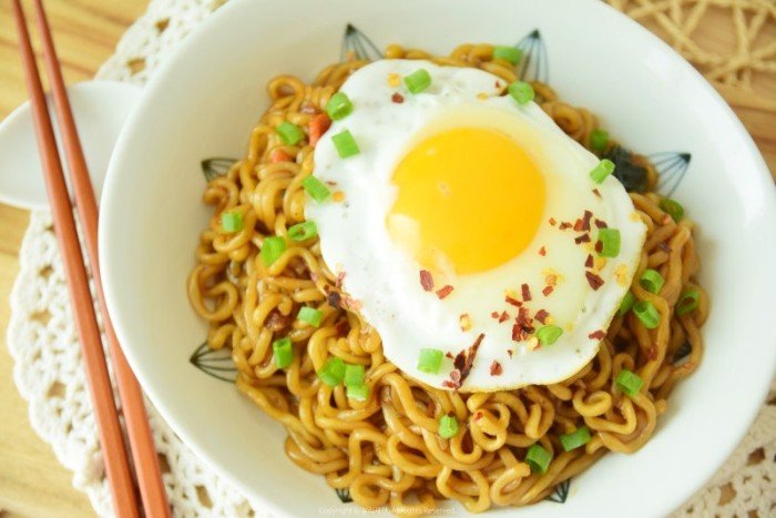 Por que o Chapaguri ainda é o rei absoluto da K-food? 🍜✨ De miojo humilde a prato de luxo com carne wagyu! Por que o Chapaguri ainda é o rei absoluto da K-food? 🍜✨ De miojo humilde a prato de luxo com carne wagyu!