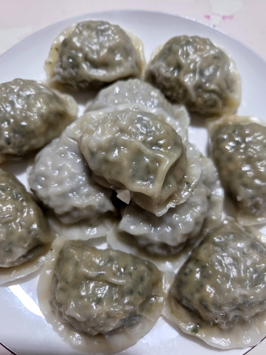 "الإعلانات لم تكن كذبة!" 🥟 السر وراء إحداث زلزال في سوق الأغذية المجمدة بفضل **فطائر بيبيجو (بيبِغو ماندو)** الحارقة 🔥 POST IMAGE ENC 20260603 090737 776 7
