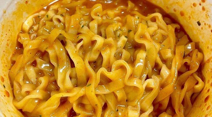 Como o Macarrão Carbonara Buldak Conquistou o Mundo 🍜🔥