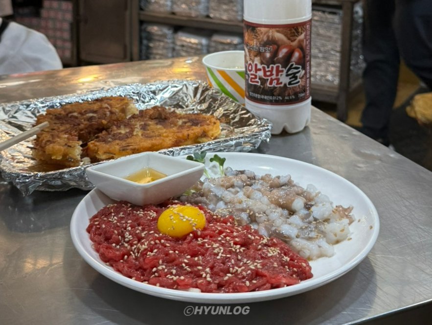 Gwangjang Market: The Ultimate Seoul Food Tour Through 5,000 Stalls 🥢