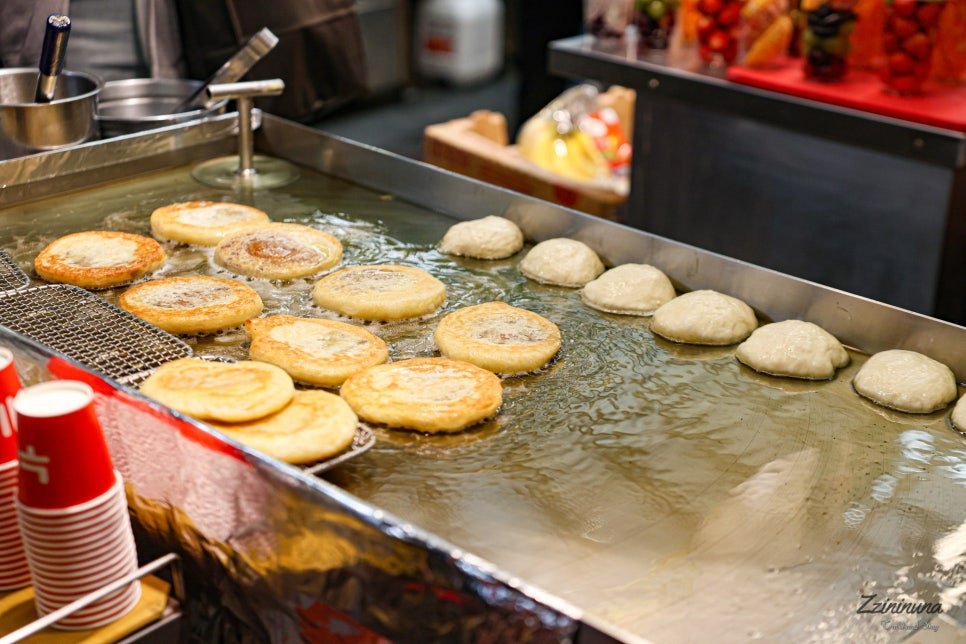 Gwangjang Market: The Ultimate Seoul Food Tour Through 5,000 Stalls 🥢